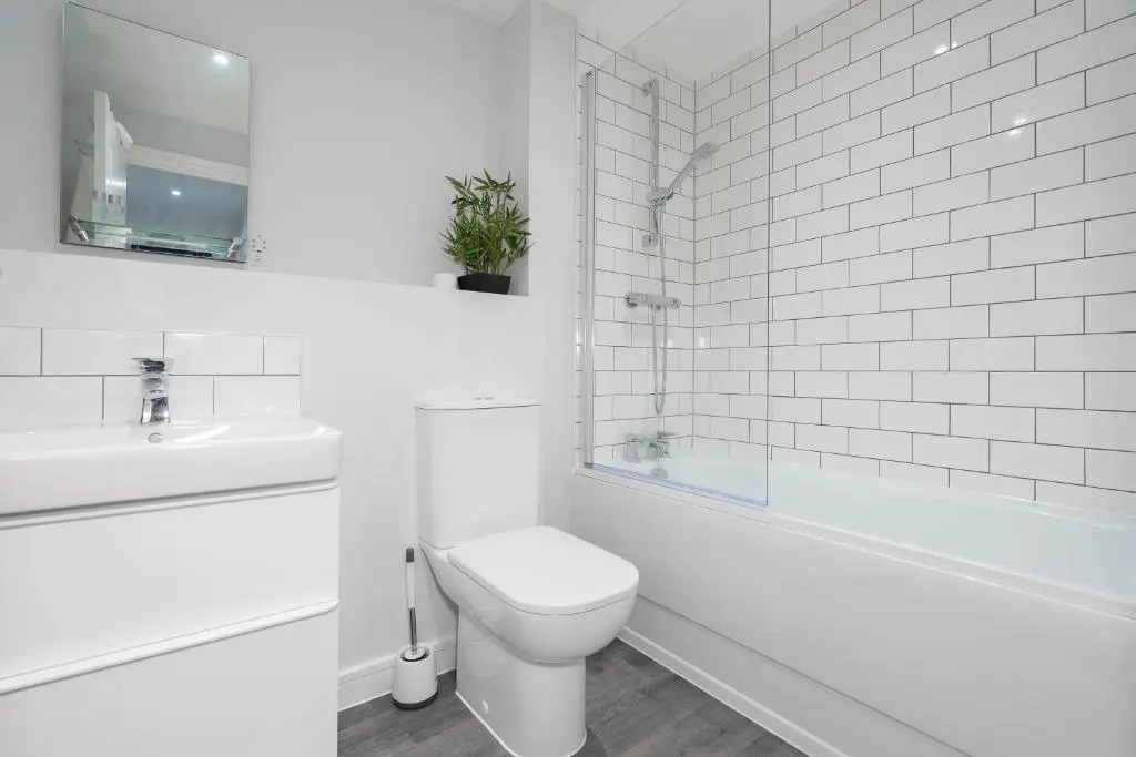 MAEVELA Apartments - Jungle Vibe Luxury City Centre 1 Bed Apartment - NEW BUILD - City Centre, Digbeth - ROOFTOP TERRACE - PS4 & Smart TV's