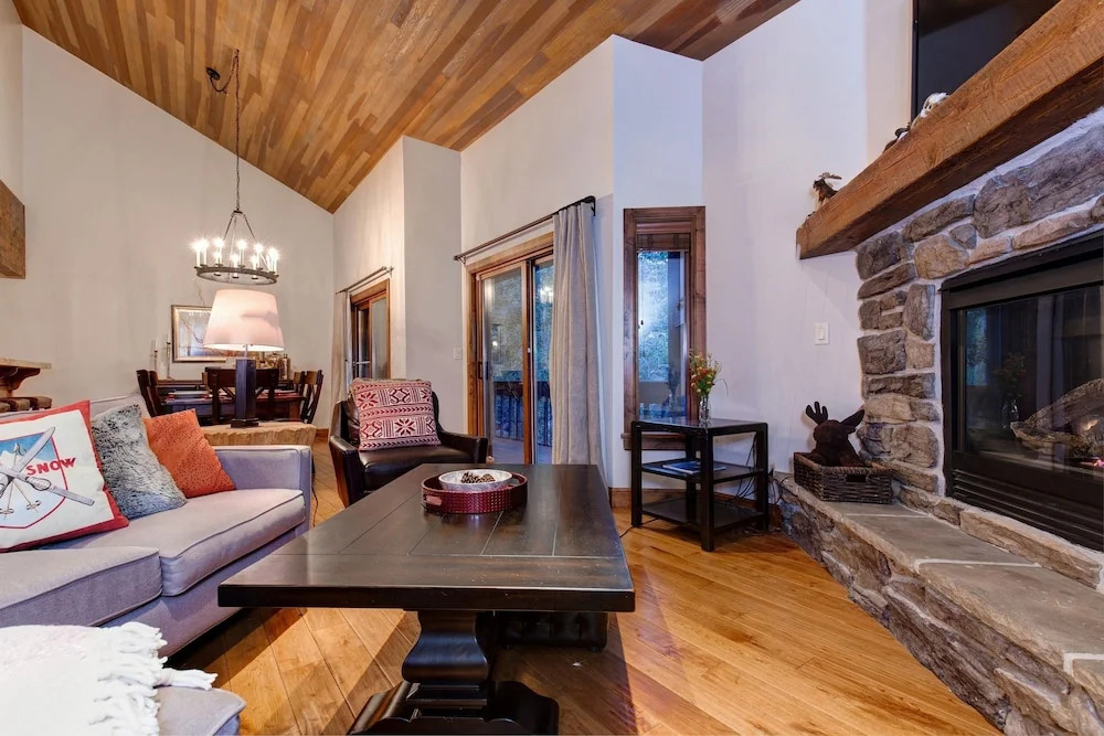 Abode on Doe Pass