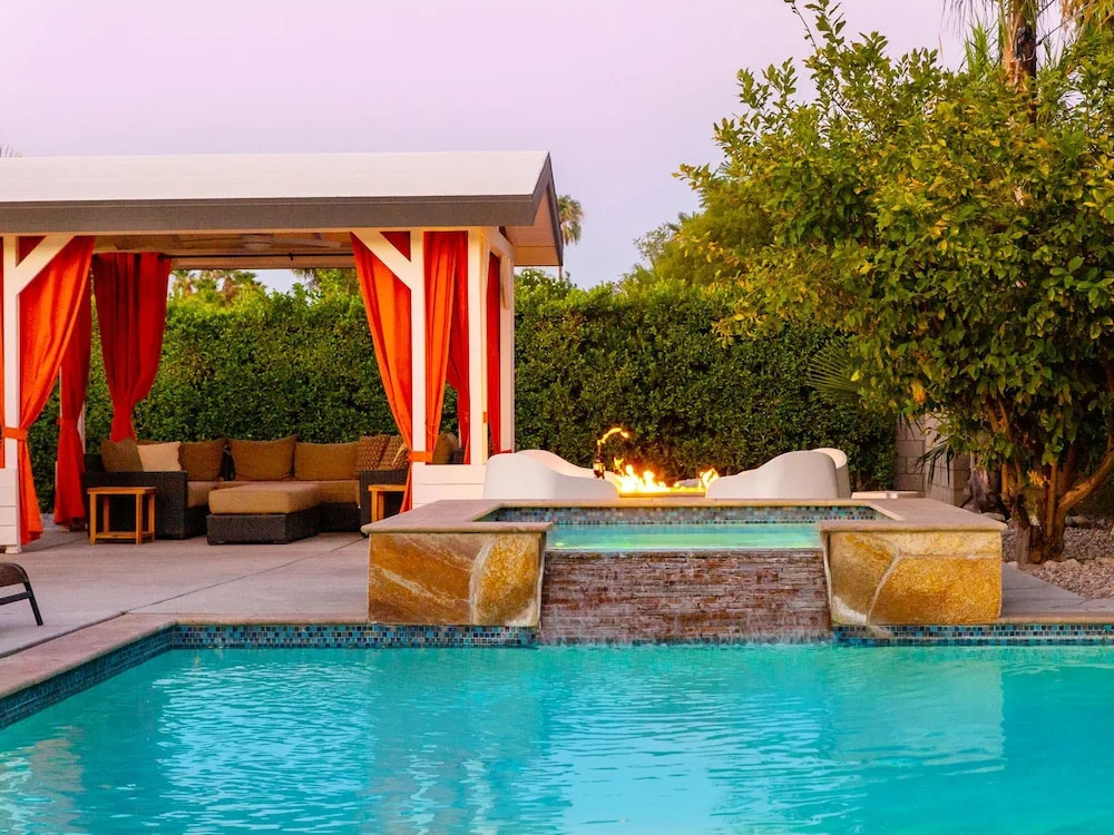 Celebrity Hideaway at Movie Colony East