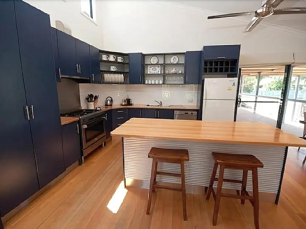 Cambroe - Spacious Family Retreat