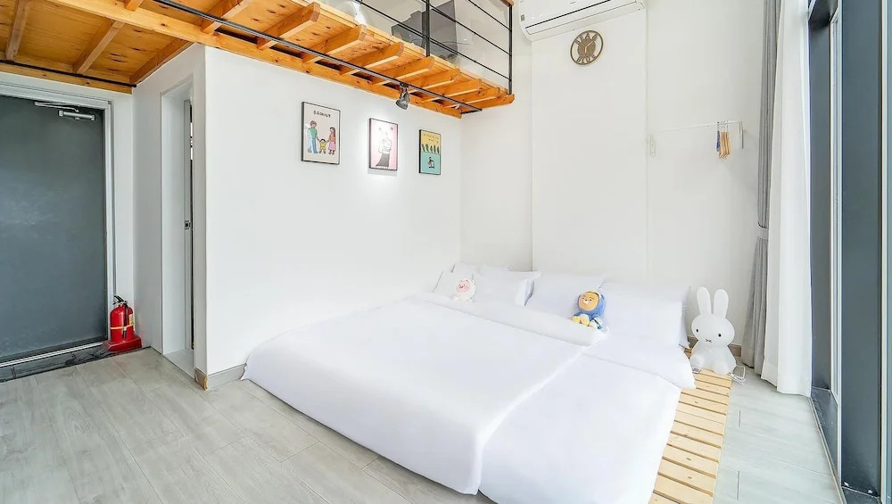 Yeosu Sea&Blue Family Pension