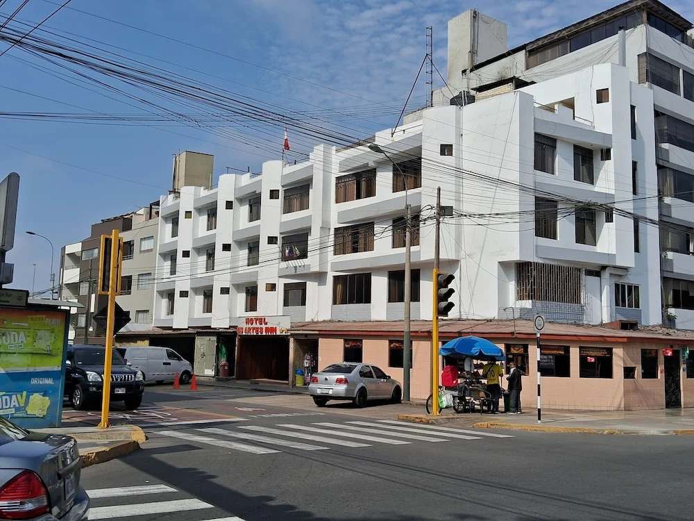 LAS ARTES INN