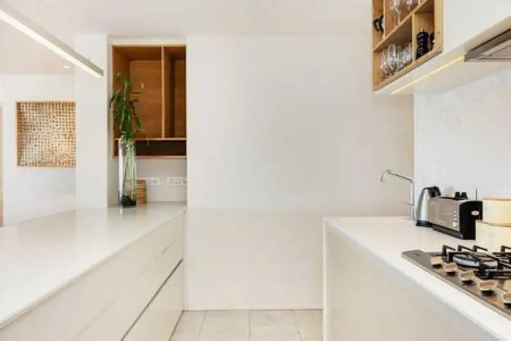 Modern Seaside Apartment w Incredible Views Lillamton