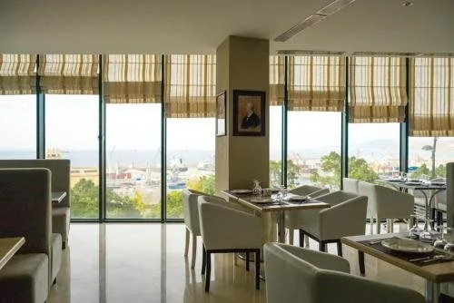 Golden Tulip Adef Oran