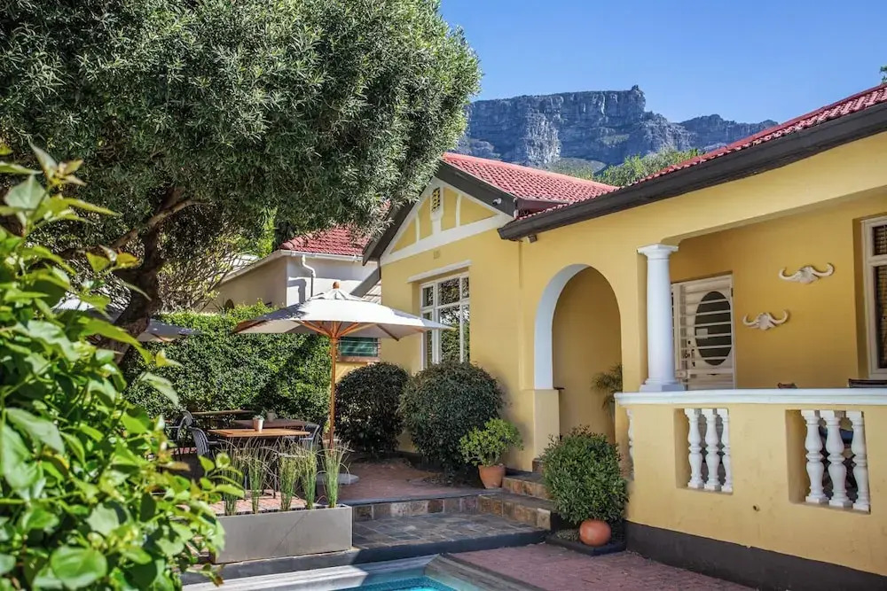 Toms Guest House