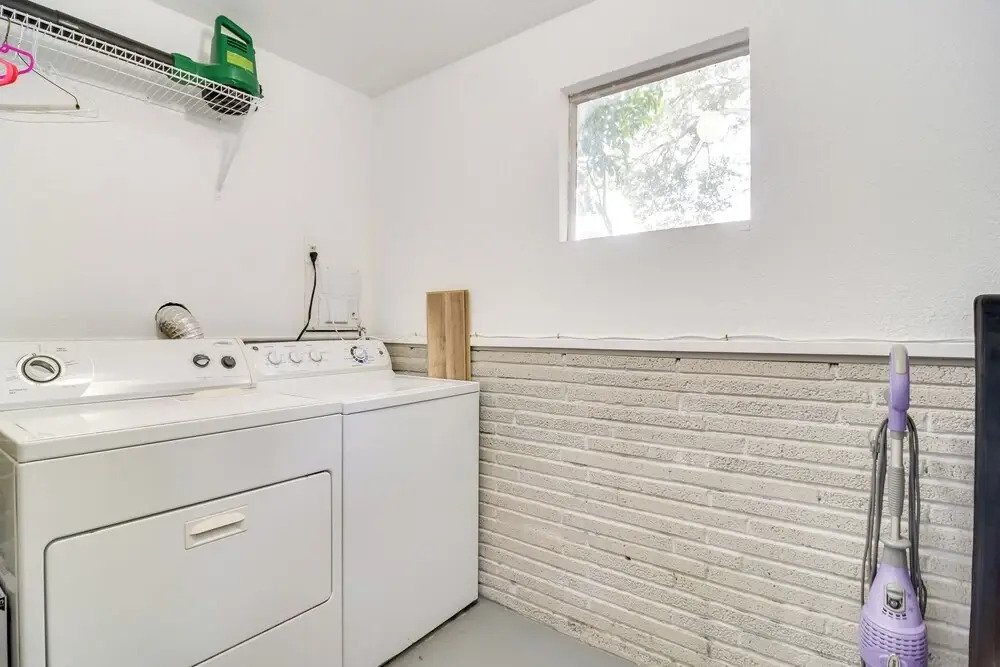 Walk to Art District + Beach: Pet-friendly Getaway