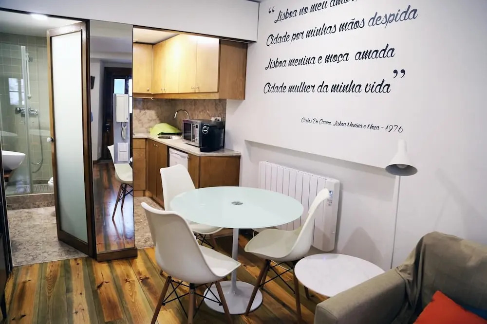 Cozy Apartments in Heart of Lisbon Bairro Alto