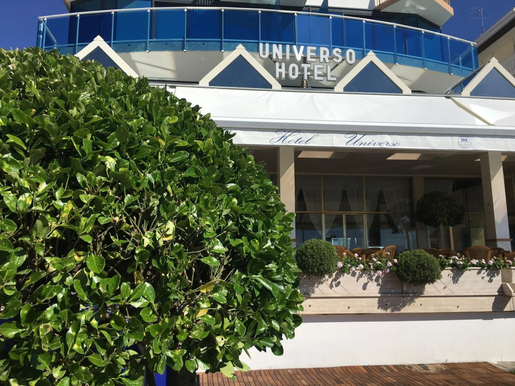 Hotel Universo