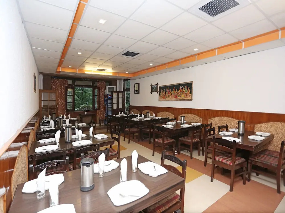 OYO Flagship 161 Highcourt Nainital