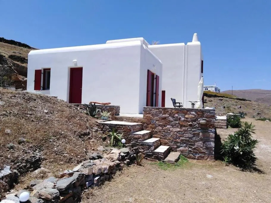 Loutra Kythnos Suites