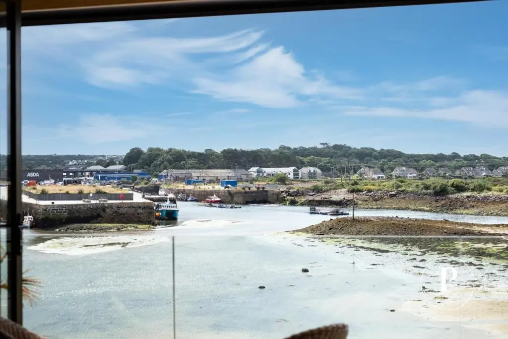 Primero Apartments - Hayle Villas