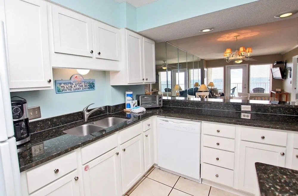 Boardwalk 486 by Youngs Suncoast