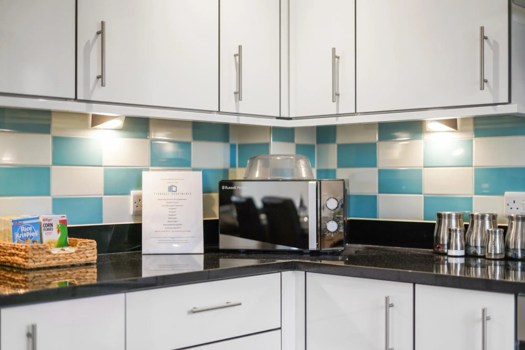 London Heathrow Living Serviced Apartments- Apt 12