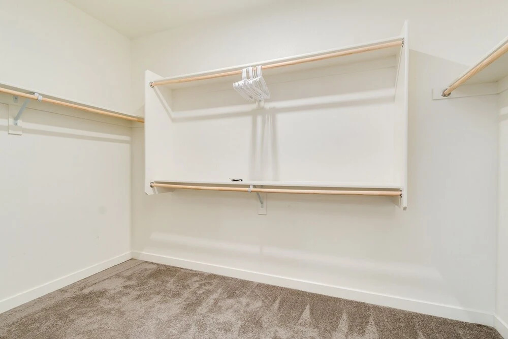 Resort Poolside Two Bedroom + Office and 2 Masters! 30 Night Minimum! by Redawning