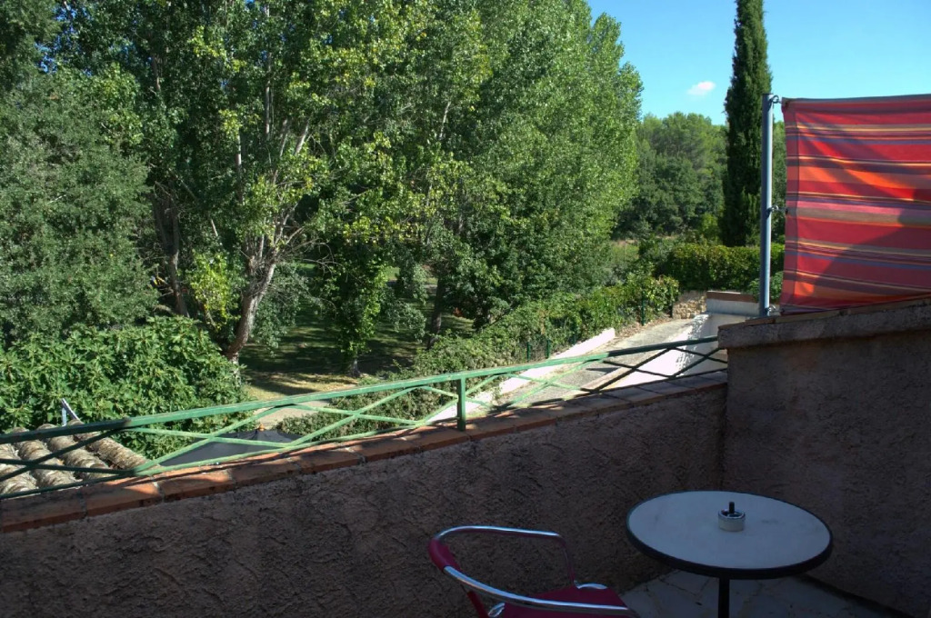 HOTEL 3 étoiles NN "LOU CIGALOUN"