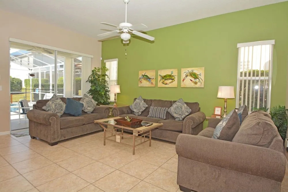 731 Sunbright Villa 5 Br villa by RedAwning