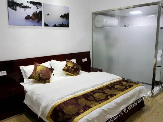 Yunju Hotel (South Gate of Mount Huang Scenic Area)