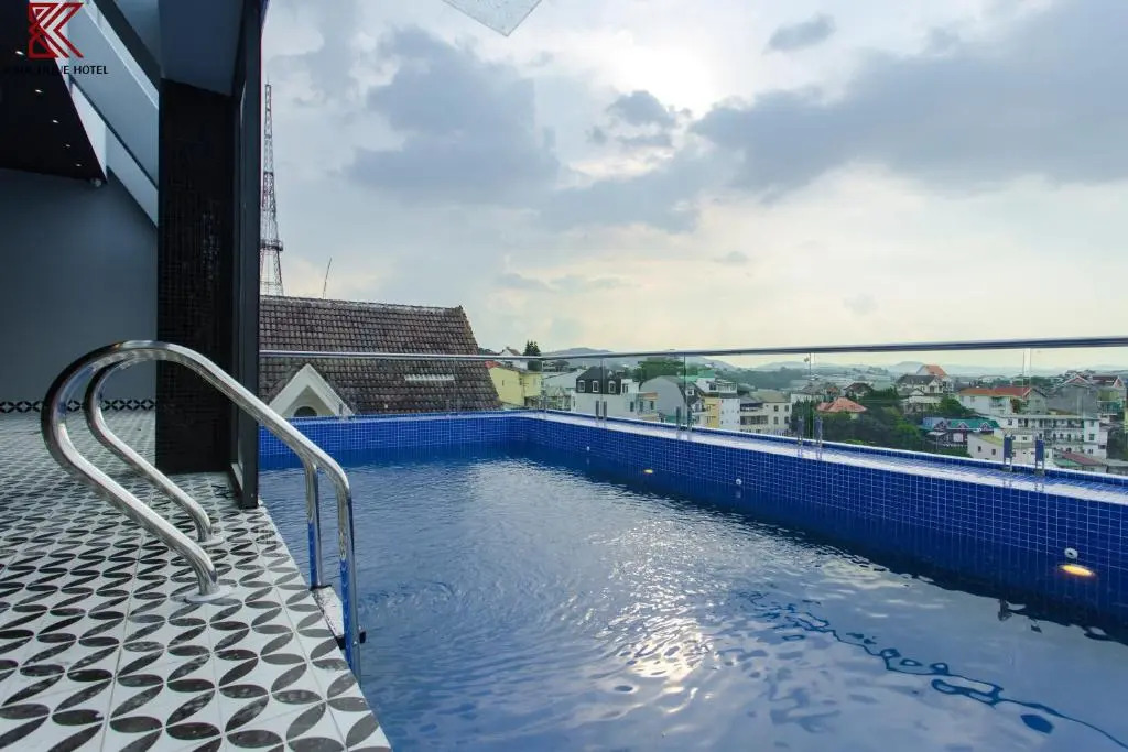 TTR Skypool View Hotel - Đà lạt