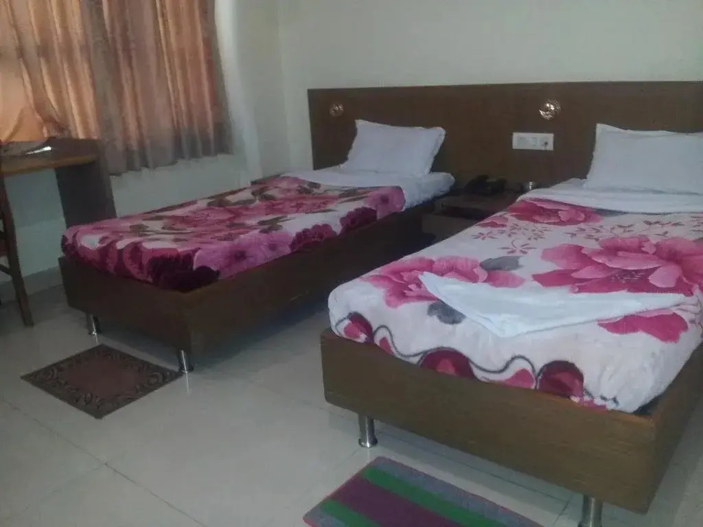 Hotel Fame City