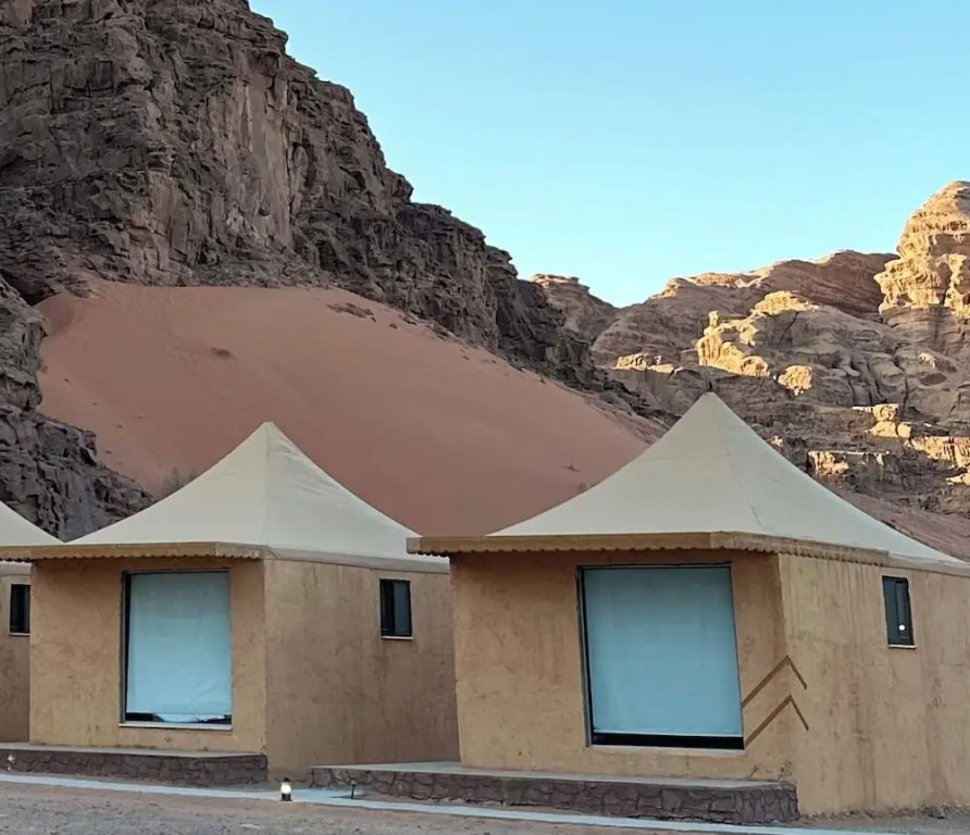 Luxury purple bubble tents