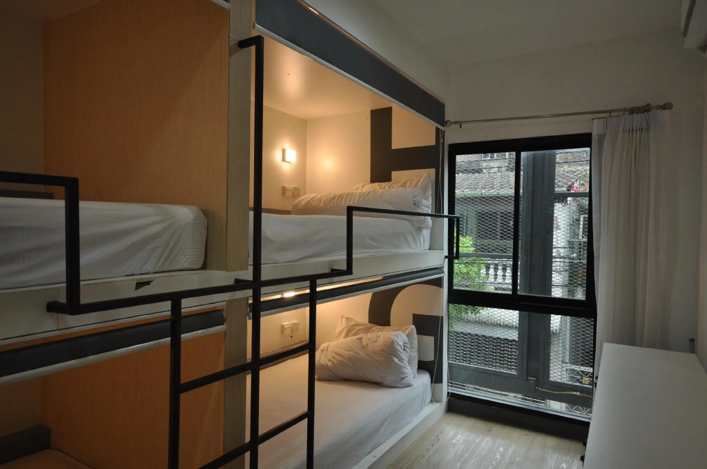 MonkeyNap Hostel