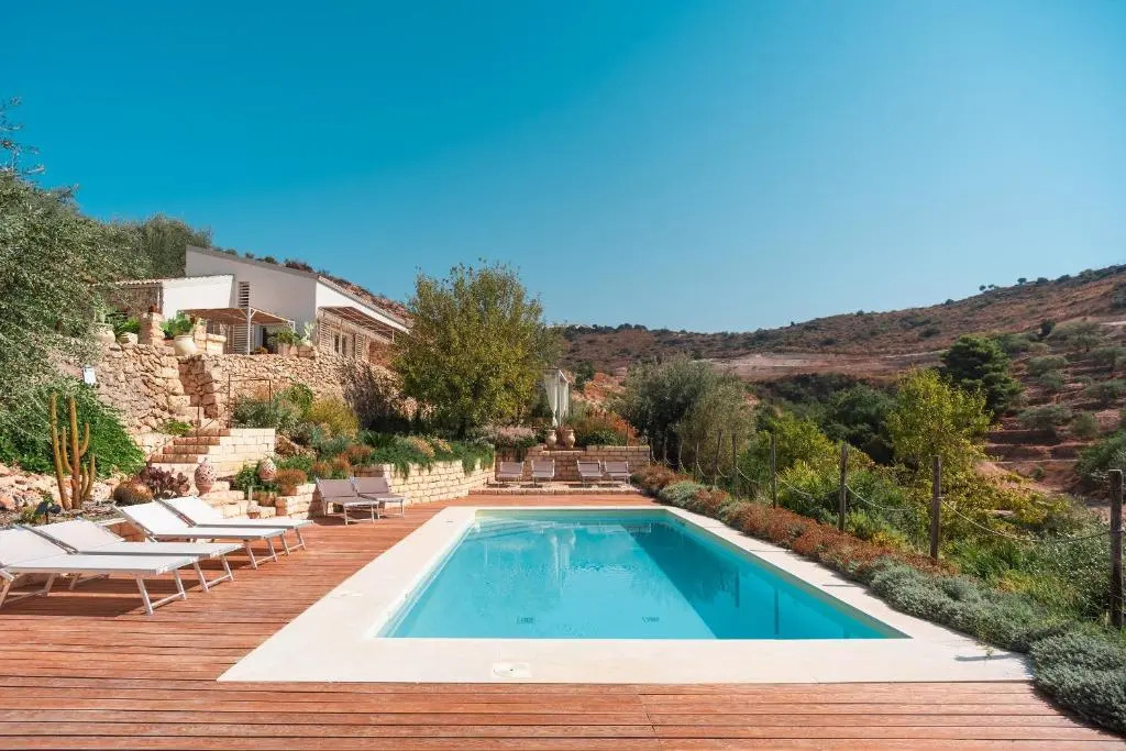 Villa i Gelsi with pool by Azalo Country House