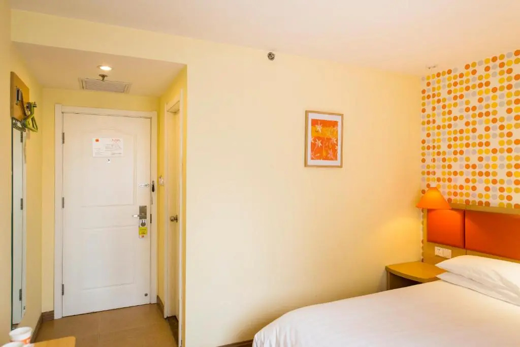 Home Inn Shanghai Jingao Road North Yanggao Road Metro Station