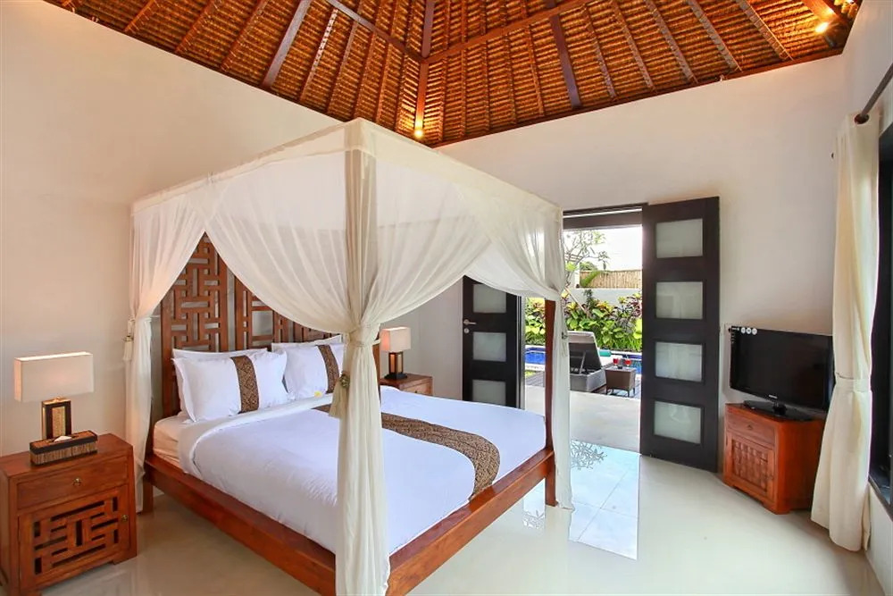Villa Biru - 500m Batubelig beach