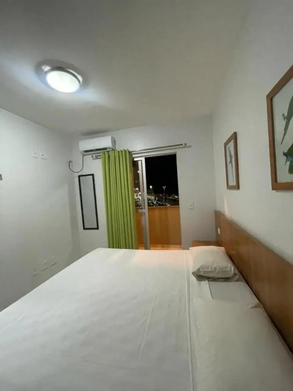 Flat Golden Dolphin Grand Hotel - Quarto e Sala Com Roupa de Cama e Banho - Piscinas 24h