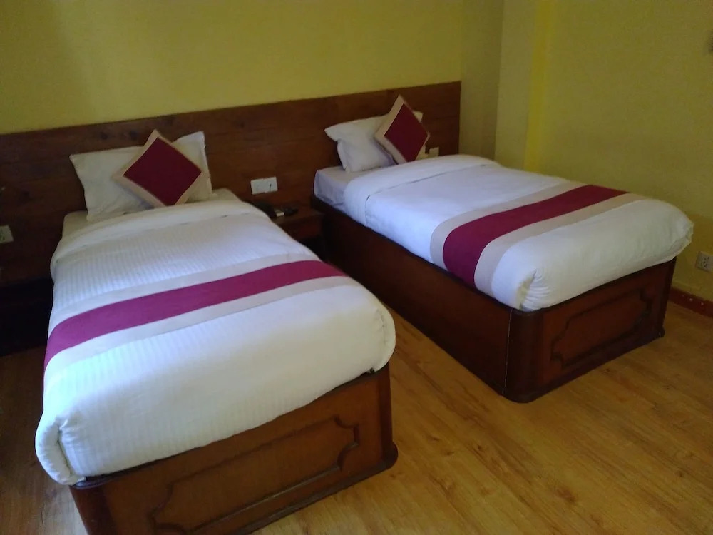 Hotel Green Plum