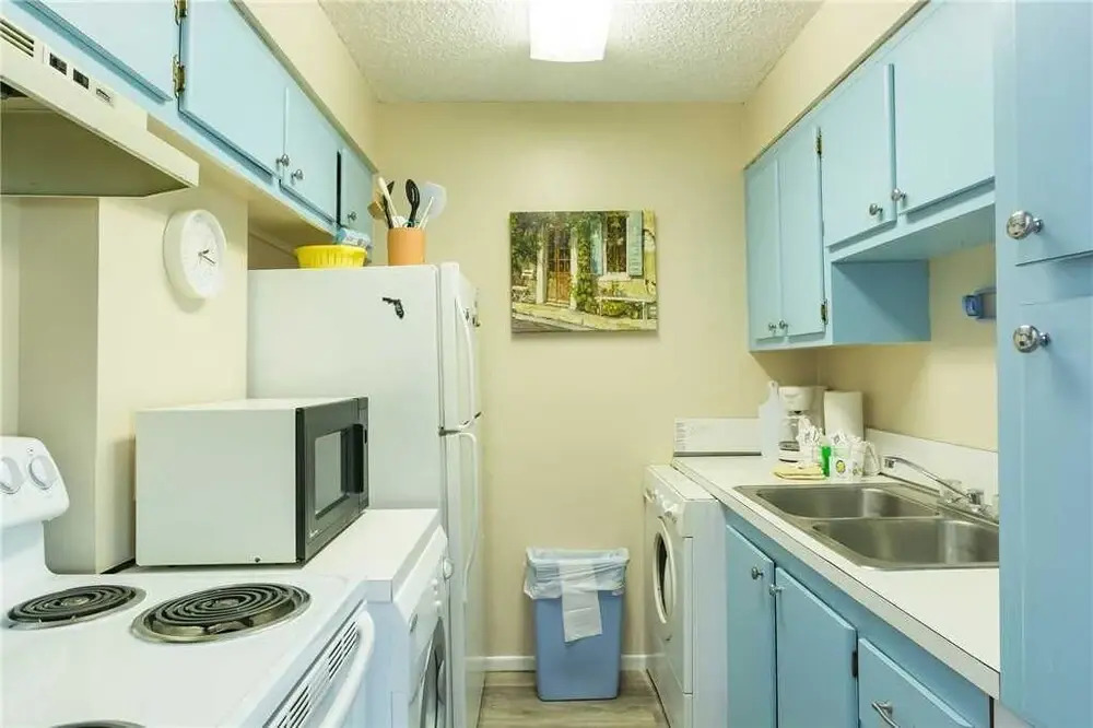 Madeira Beach Yacht Club 151H by Distinctive Beach Rentals