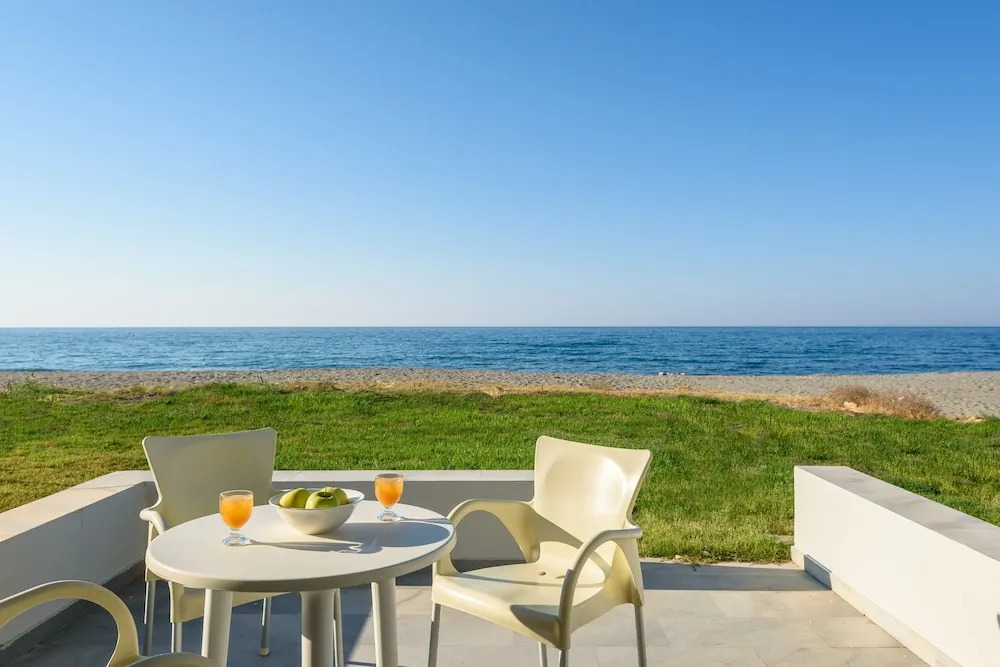 Kostakis Beach Hotel