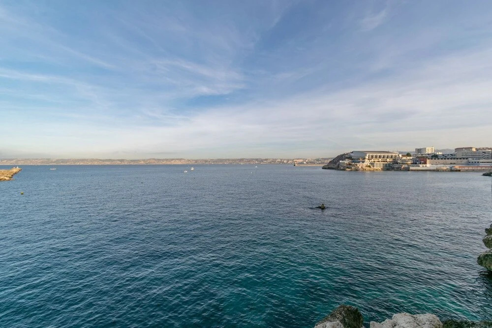 4-room Apartment at the Crossroads Marseille Life