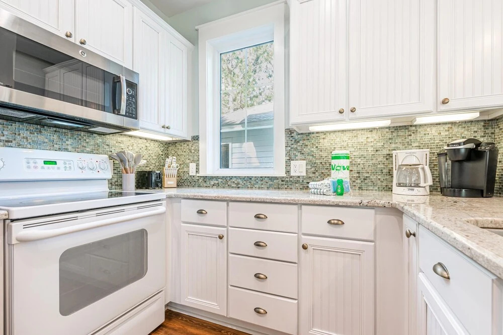 1347 Laurel Grove
