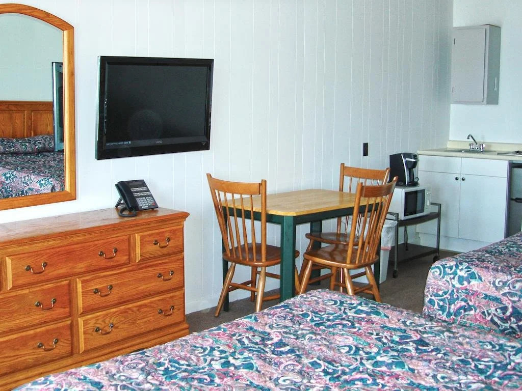 Copley LaReine Motel