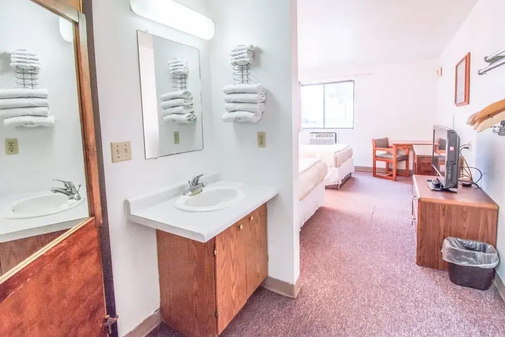 Economy Hotel Minot