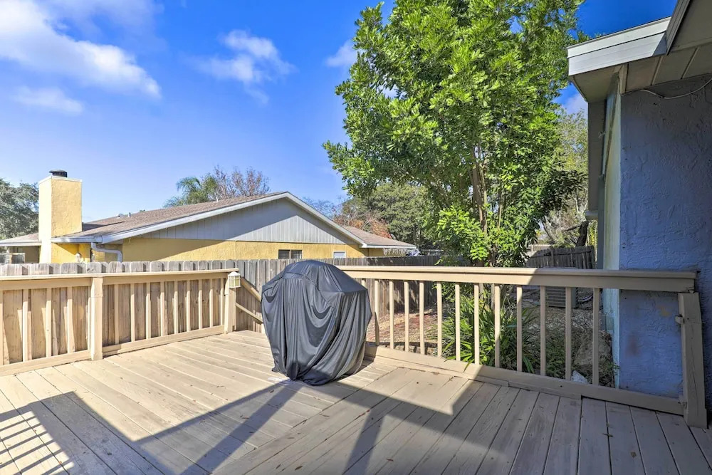 Near Beaches & Dining: Palm Harbor Gem w/ Pool