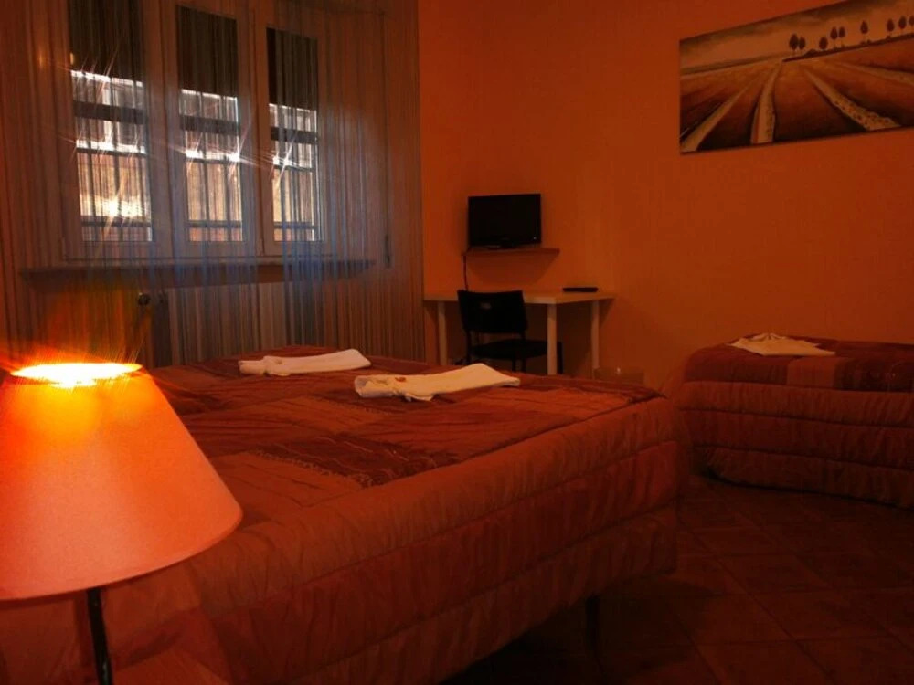 Airport Pisa Rooms - Self Economy