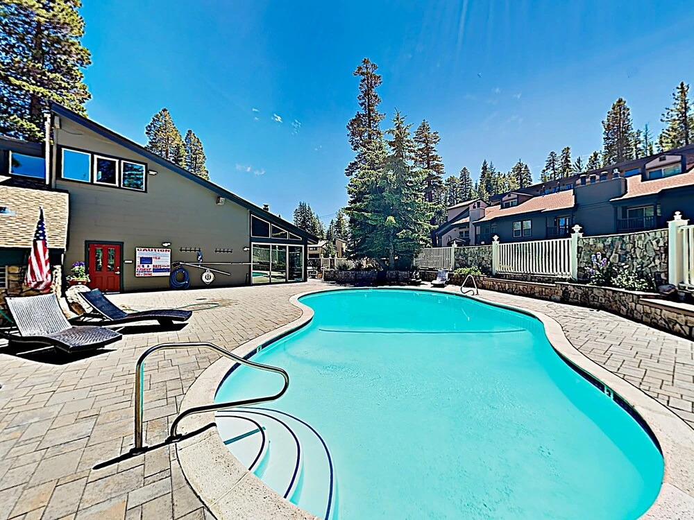 Mt. W/ Sleep Number Beds - Walk To Slopes 2 Bedroom Condo