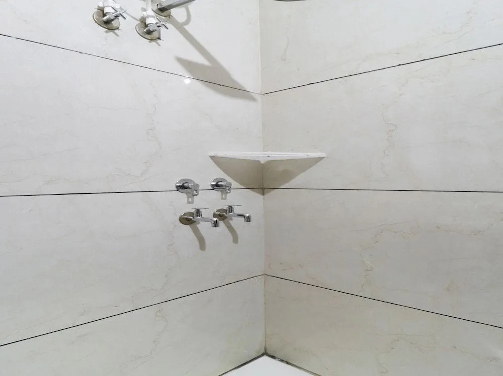 Oyo 45965 Hotel Krishnam