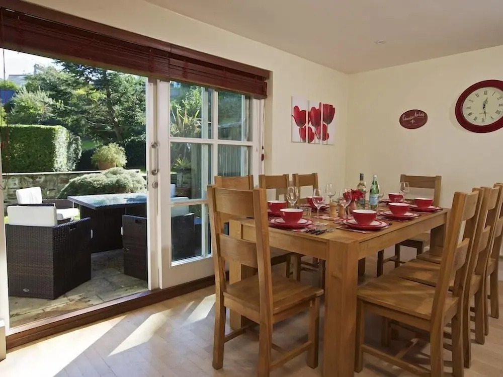 1 Combehaven