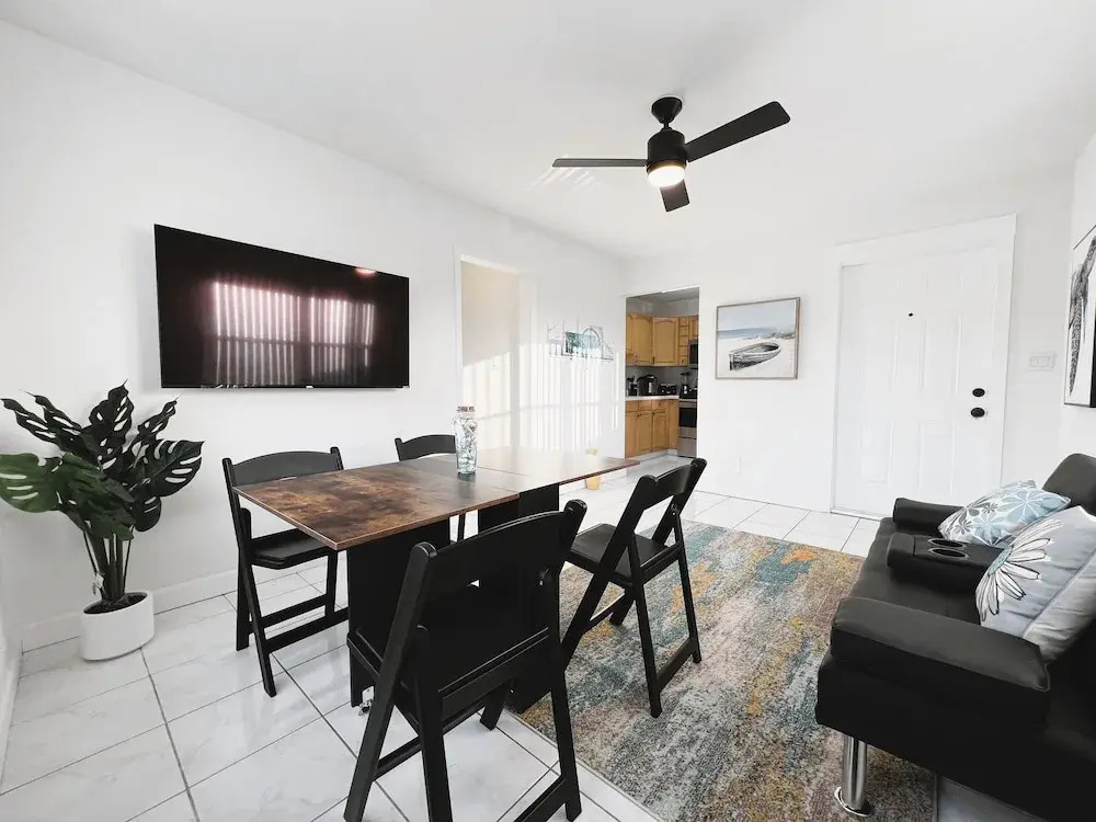 Pompano Beach Delight Retreat 5' Beach