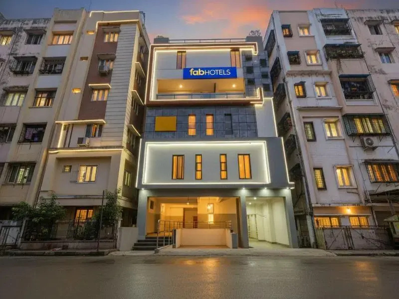 FabHotel Starhood