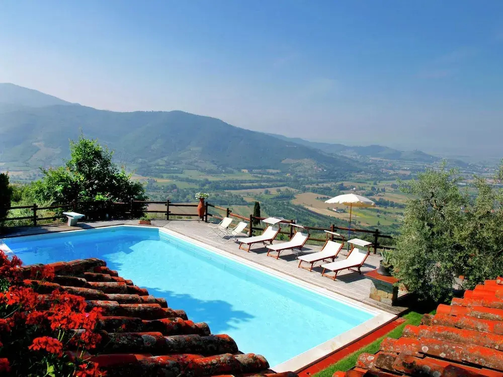 Villa in Tuscany with Pool and Valley Views