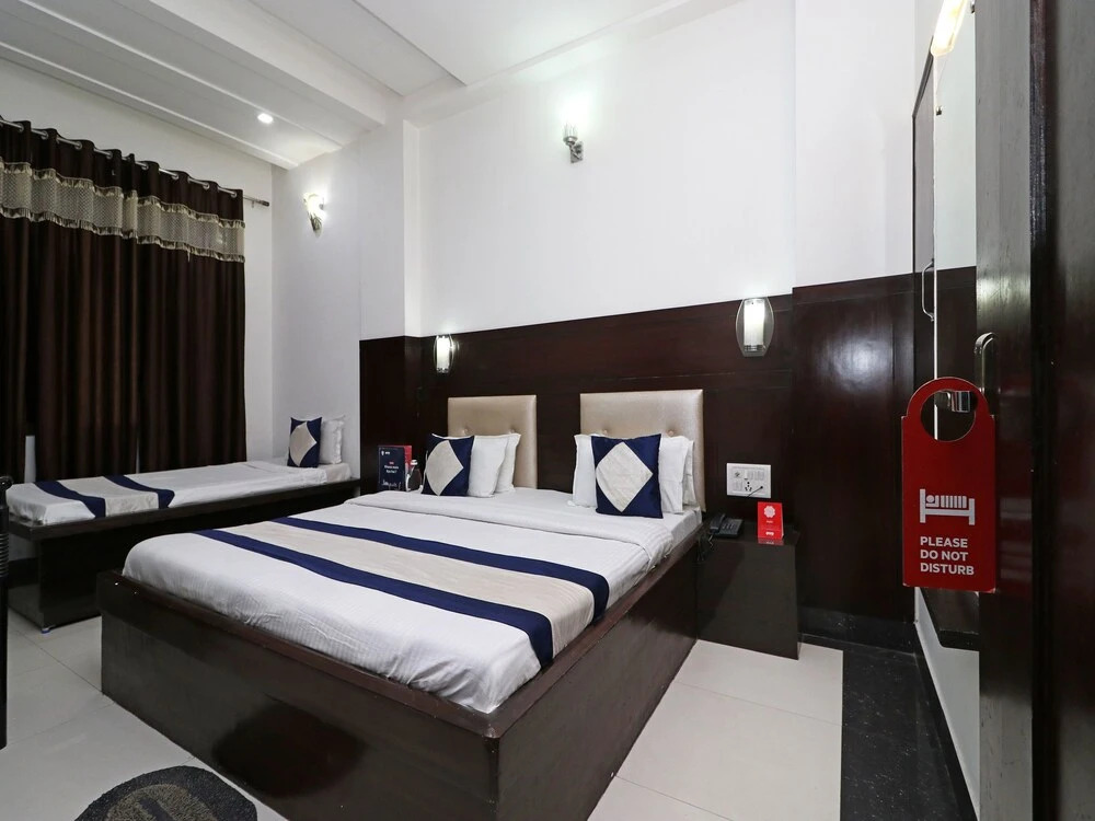 OYO 9974 Hotel Taj Prince