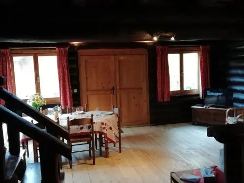 Le Chalet En Bois 2