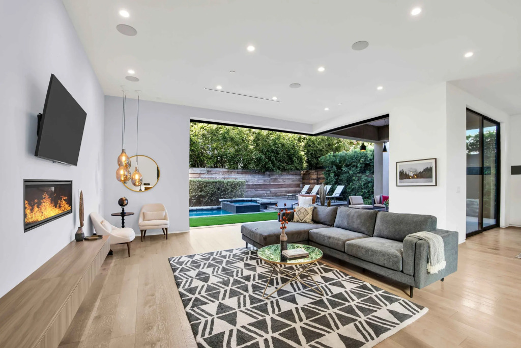 LA Villa by Avantstay Walk to The Grove LA
