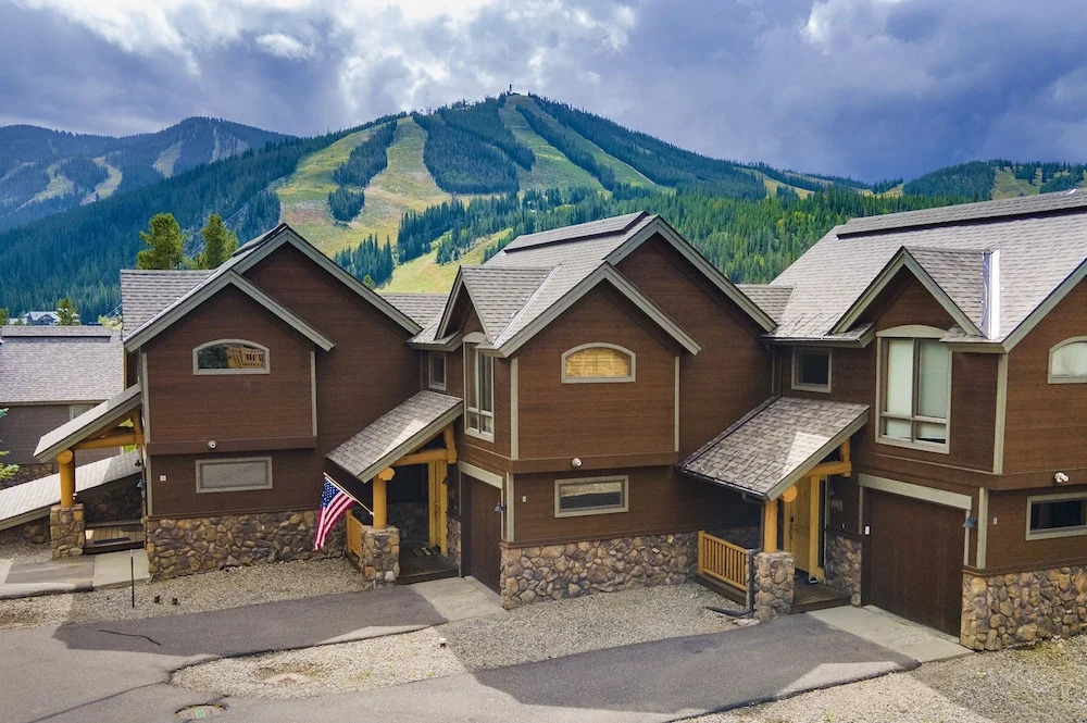 Antler Way At Lakota.... 3 Bedroom Townhouse by RedAwning