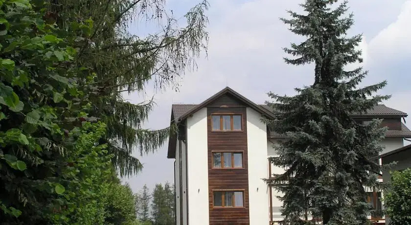 Old Tree Villa & Restaurant