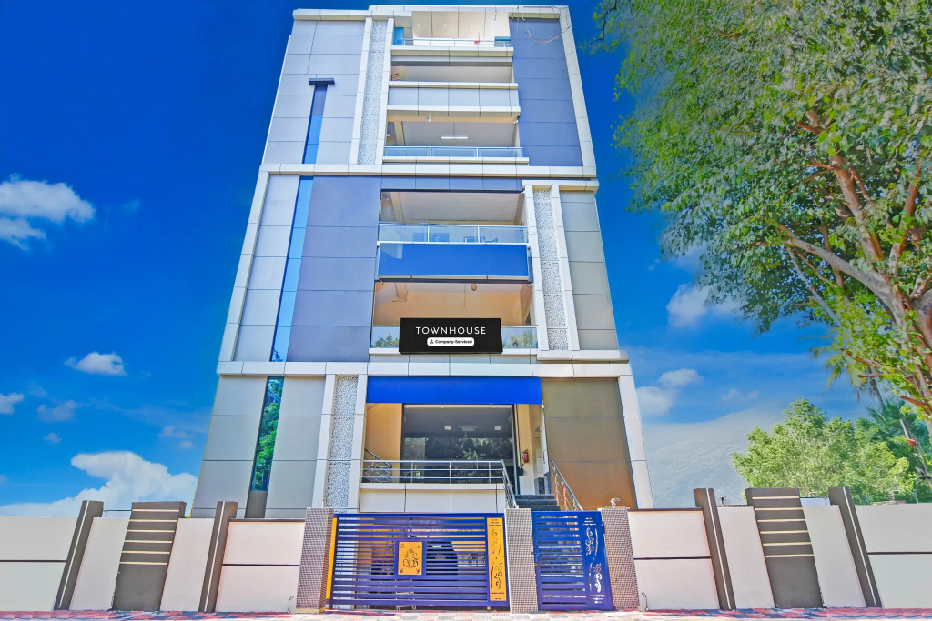 Super OYO Townhouse Dwarakanagar Near Gurudwara